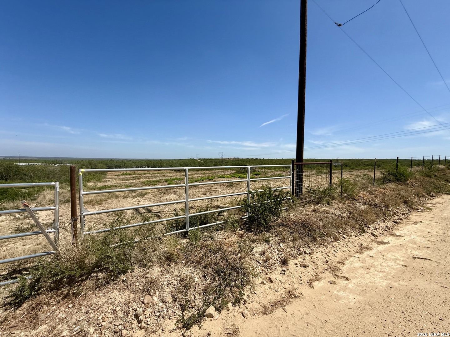 3272 county road 1515, Moore, TX 78057 — photo 1