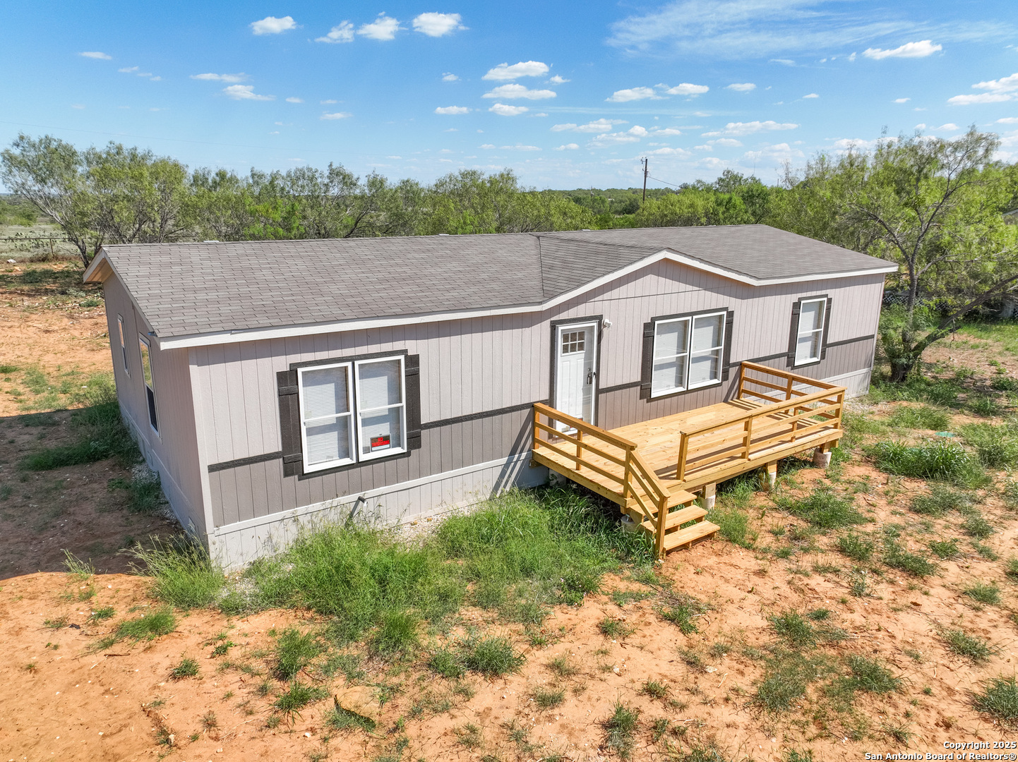 636 County Road 1615, Moore, TX 78057 — photo 1