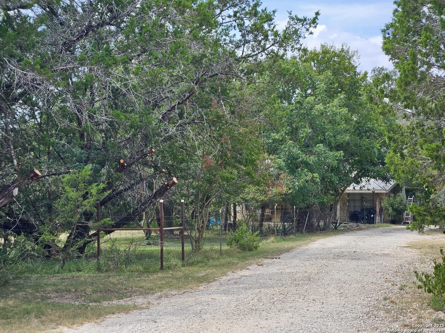 21 Wasp Creek Rd, Boerne, TX 78006 — photo 1