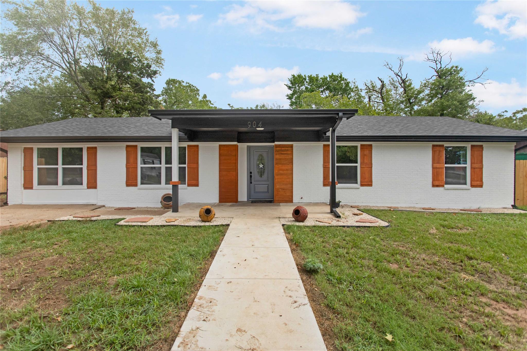 904  Westview Cir, Caldwell, TX 77836 — photo 1