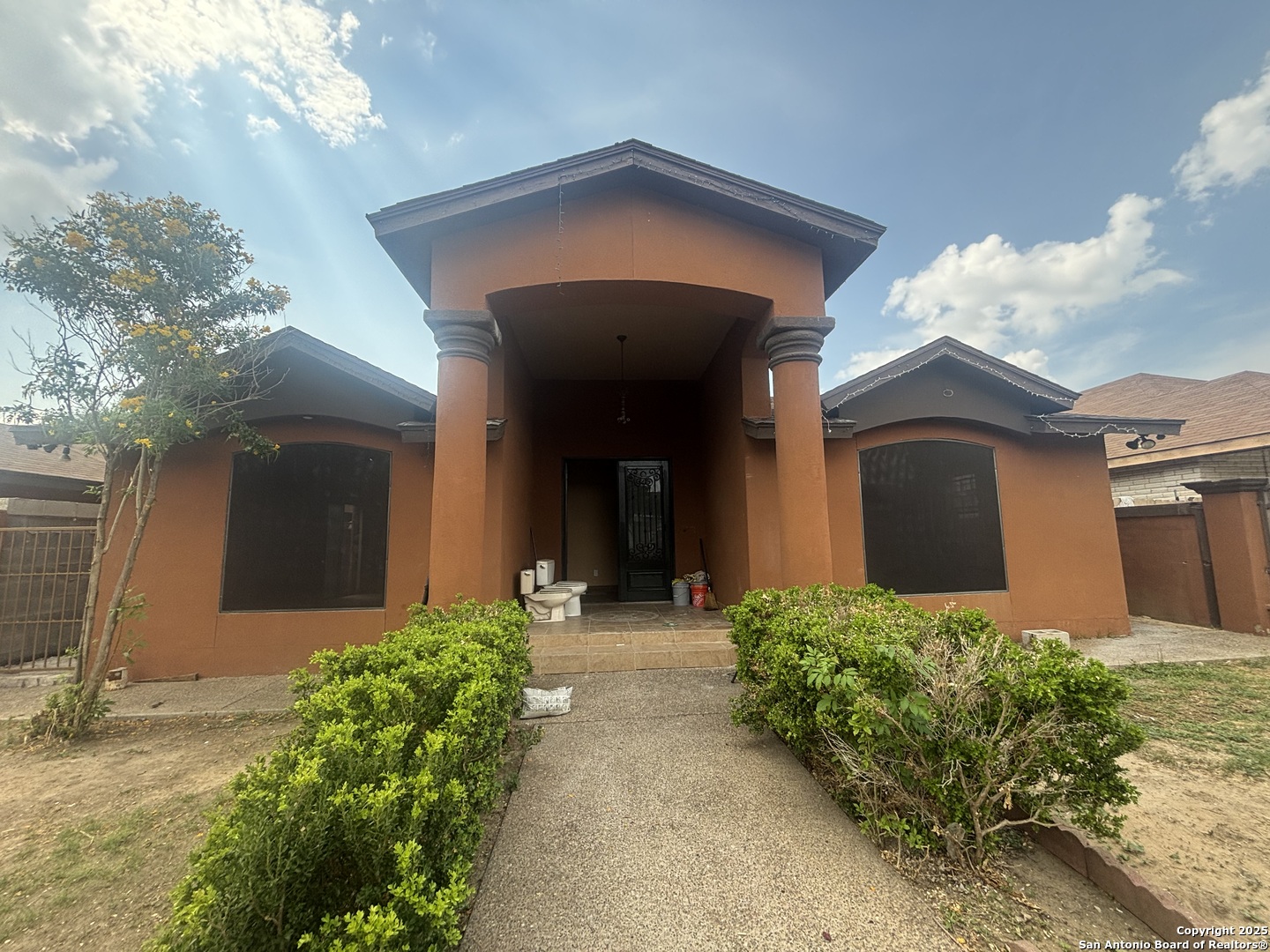108 Palencia, Laredo, TX 78046 — photo 1