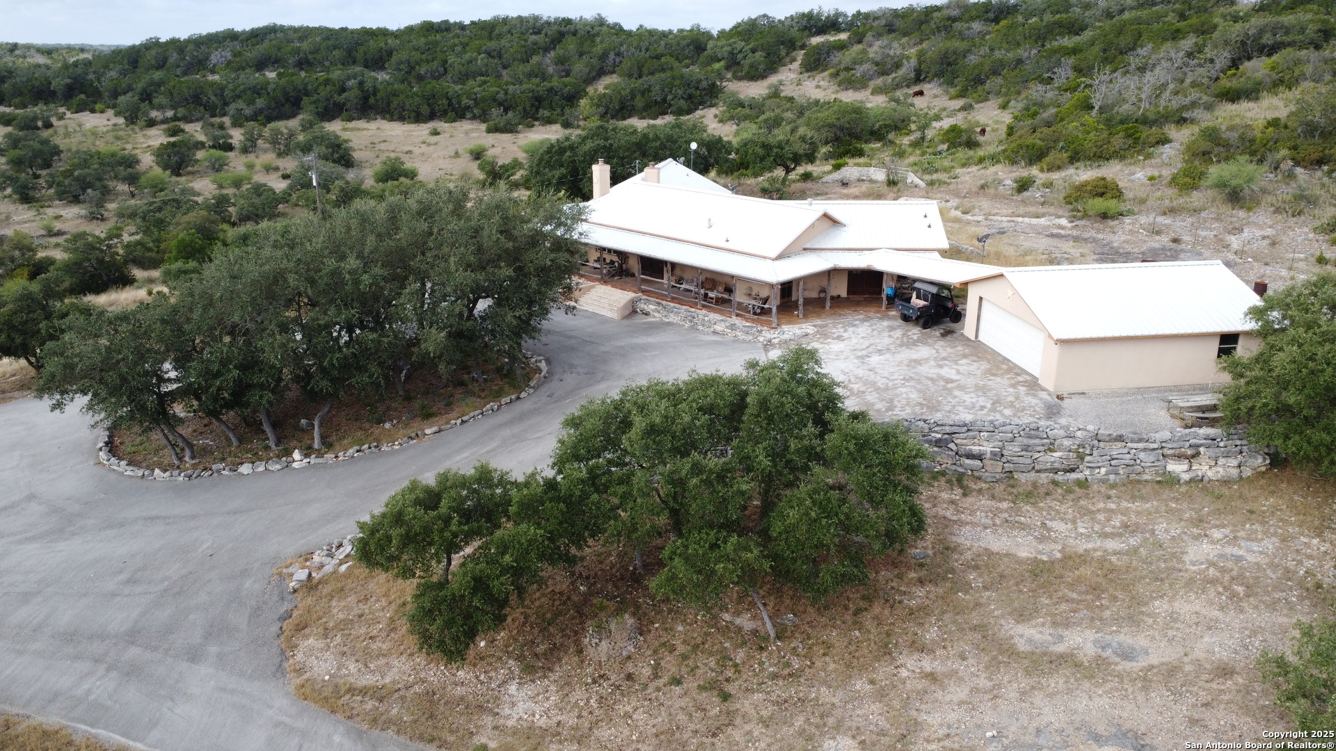 137 Private Road 3501, Mico, TX 78056 — photo 1