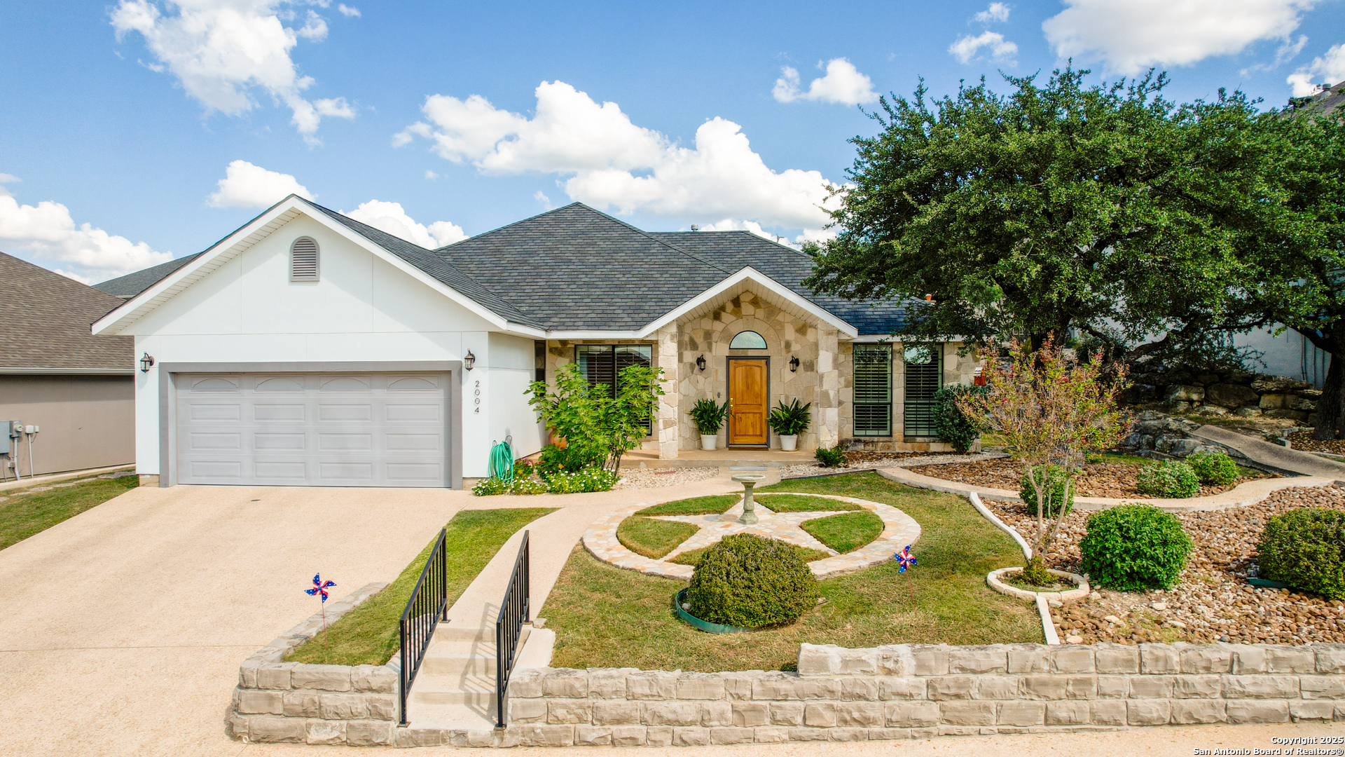 2004 Athens, Kerrville, TX 78028 — photo 1
