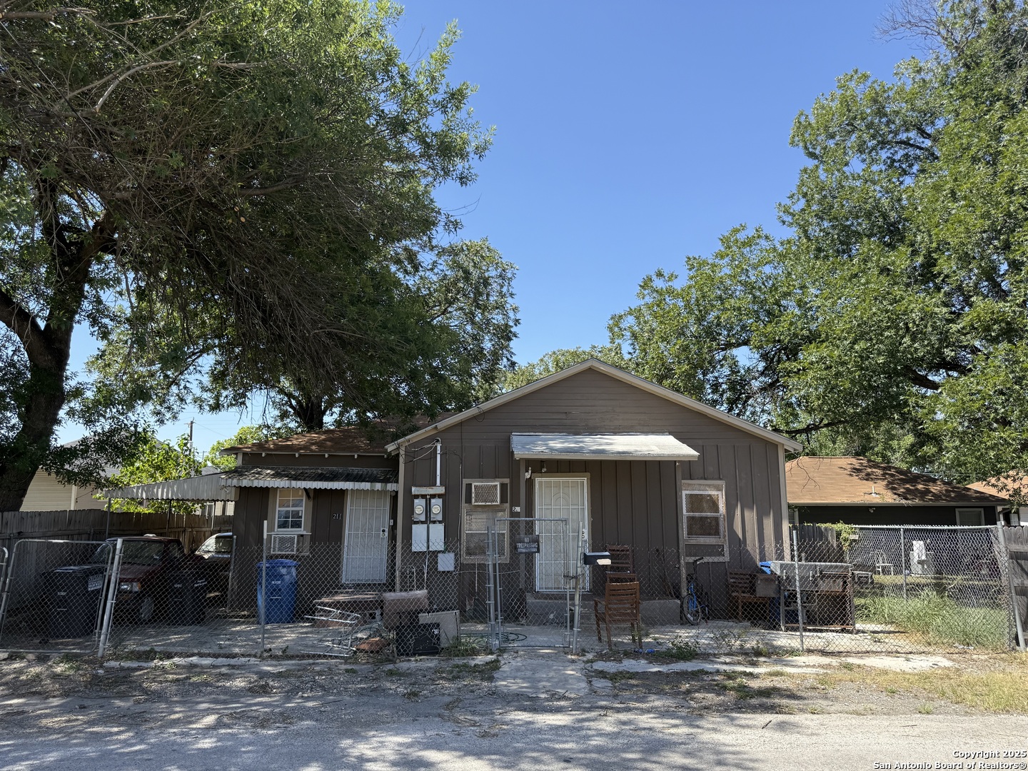 215 Gulf, San Antonio, TX 78202 — photo 1