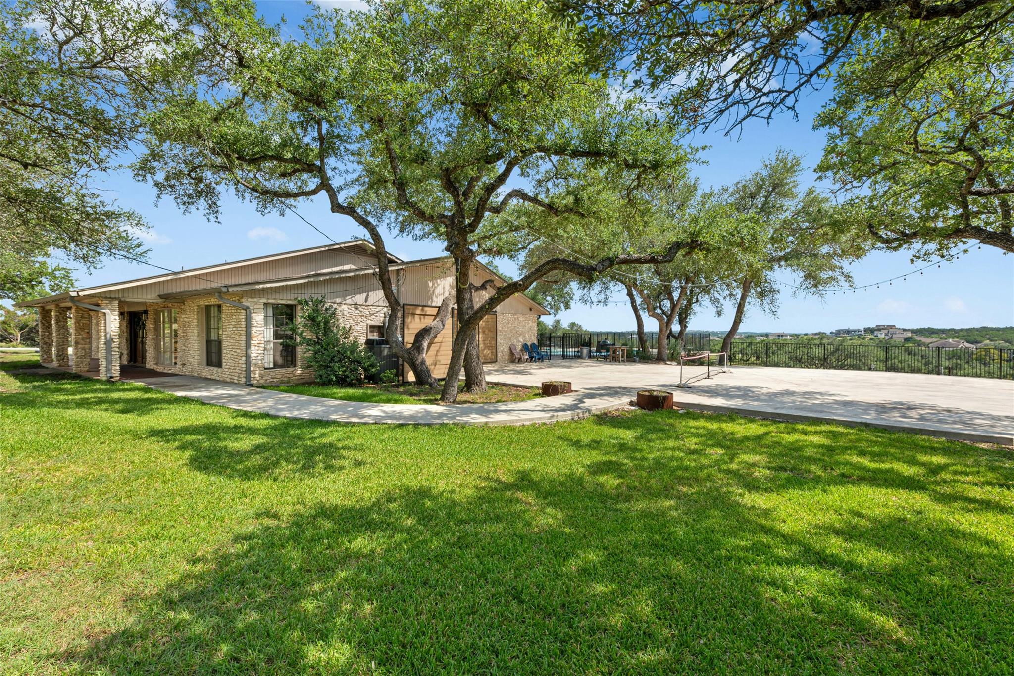 110 Longhorn Ln, Dripping Springs, TX 78620 — photo 1