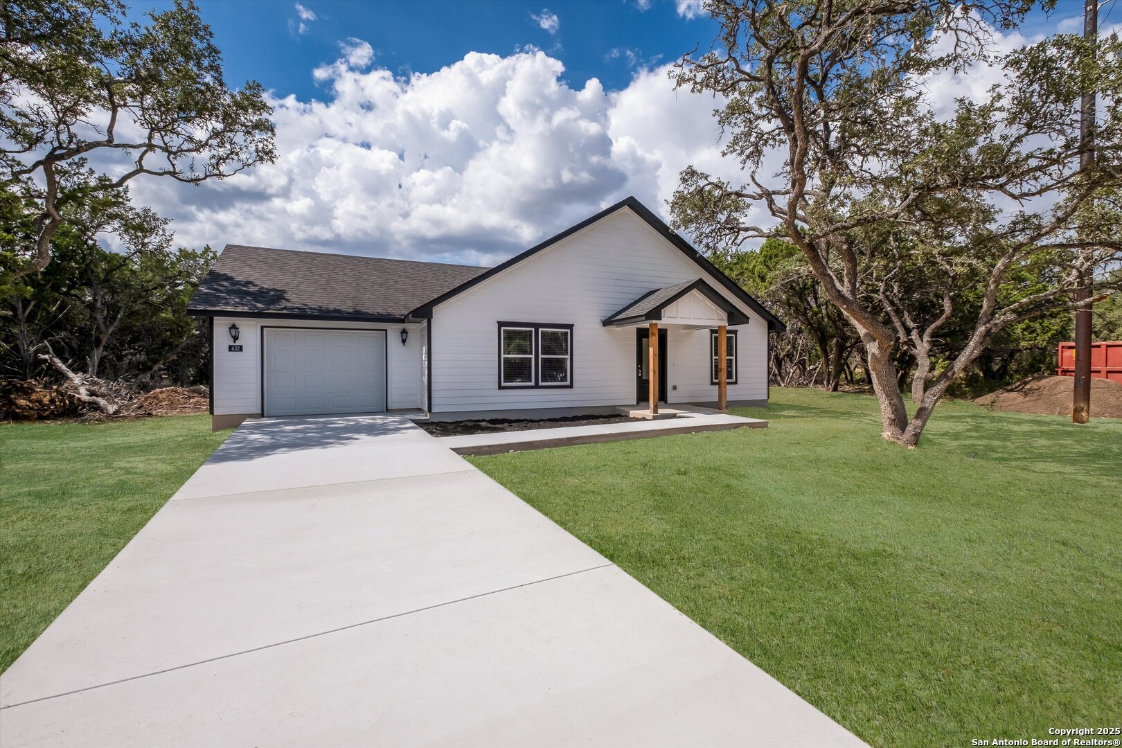 432 Canyon Lake Dr, Bandera, TX 78003 — photo 1