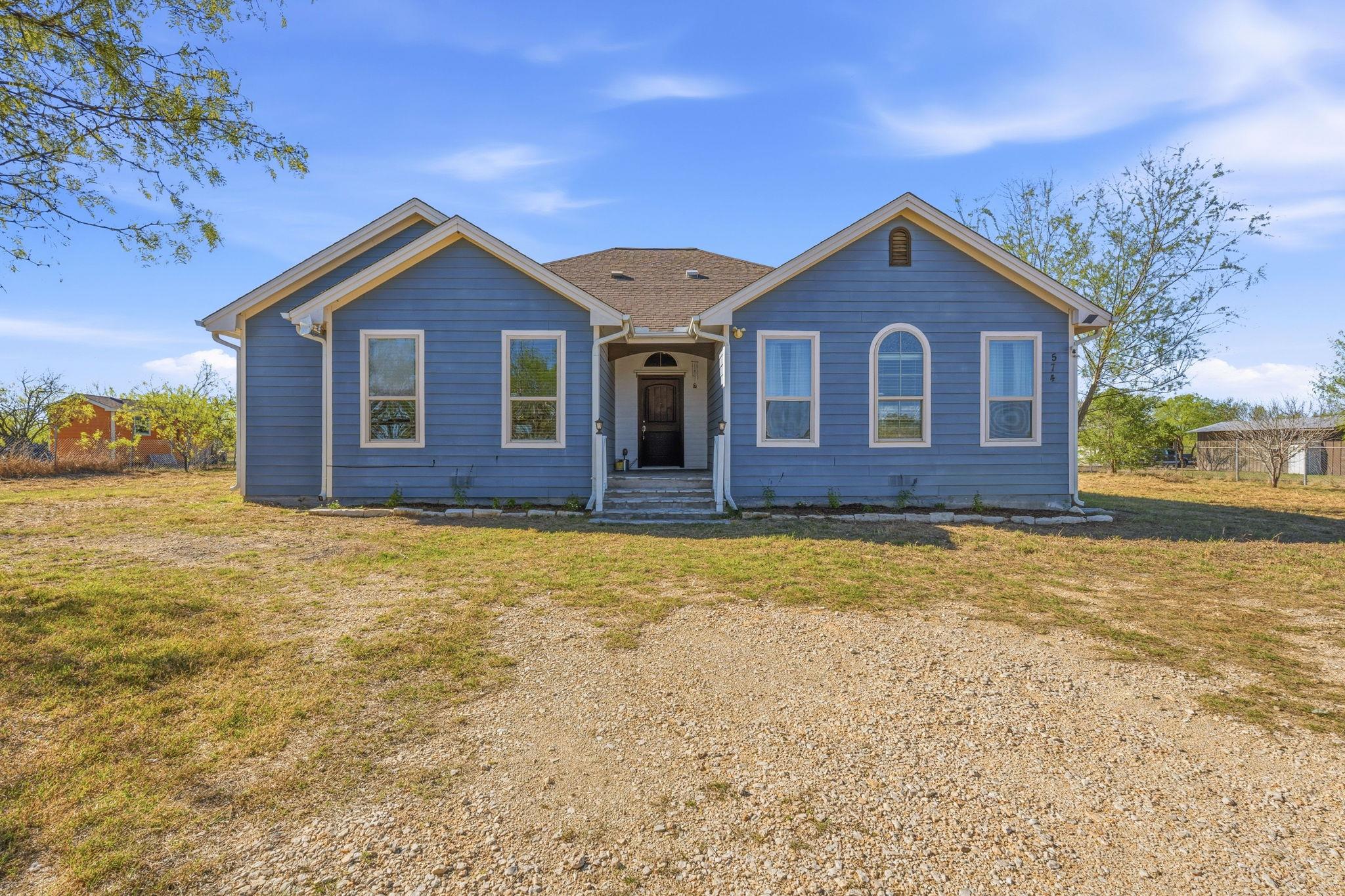 574 Highland Ranch Way, Dale, TX 78616 — photo 1