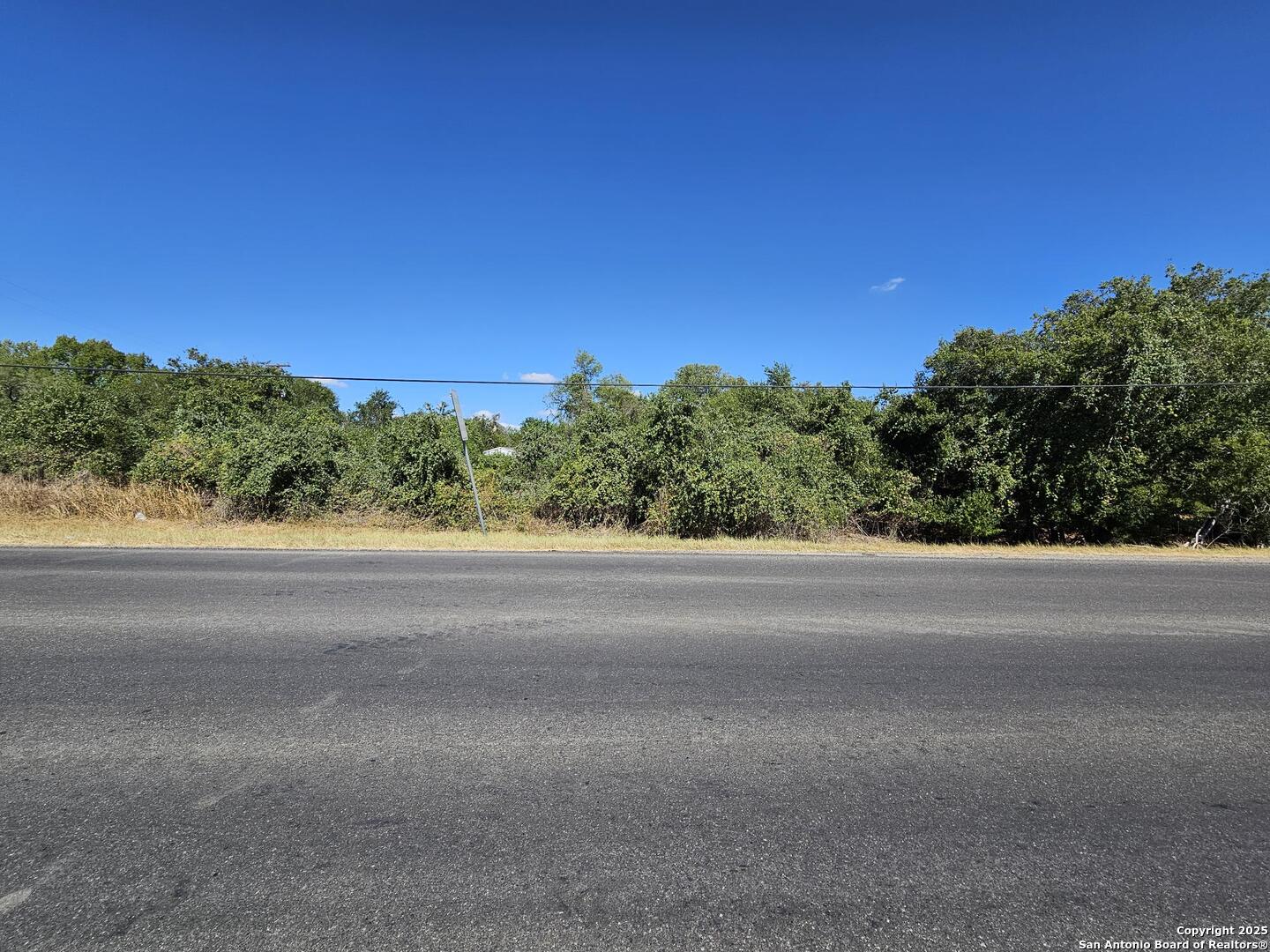 2026 3rd, Floresville, TX 78114 — photo 1