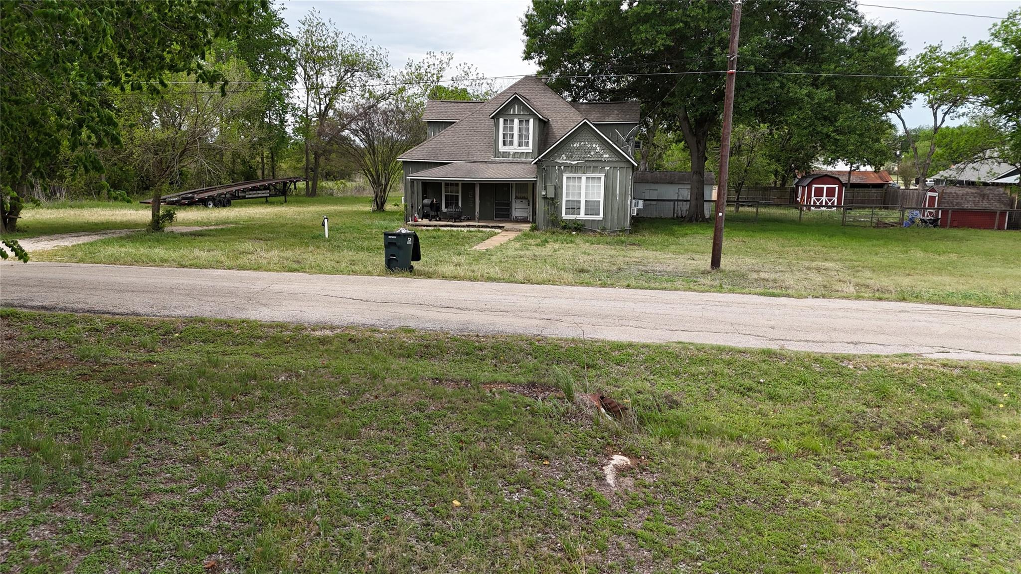 517  Giddings St, Lexington, TX 78947 — photo 1