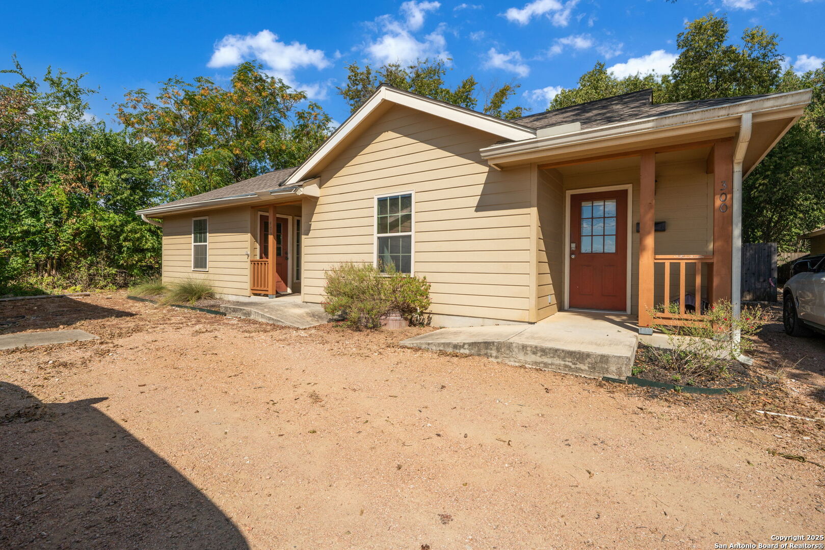 920 E Blanco, Boerne, TX 78006 — photo 1