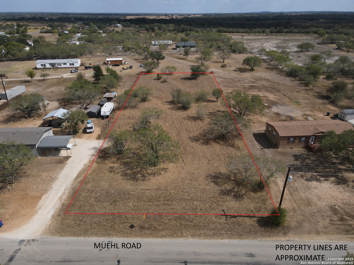 141 Muehl, Seguin, TX 78155 — photo 1