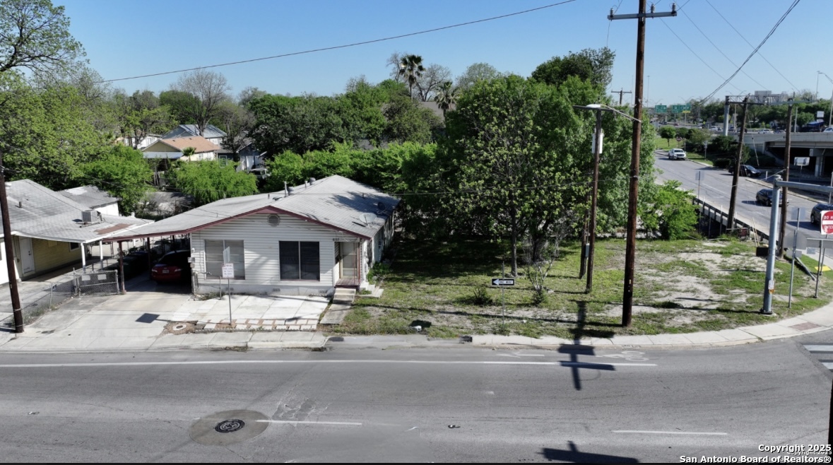 607 W Theo Ave, San Antonio, TX 78225 — photo 1