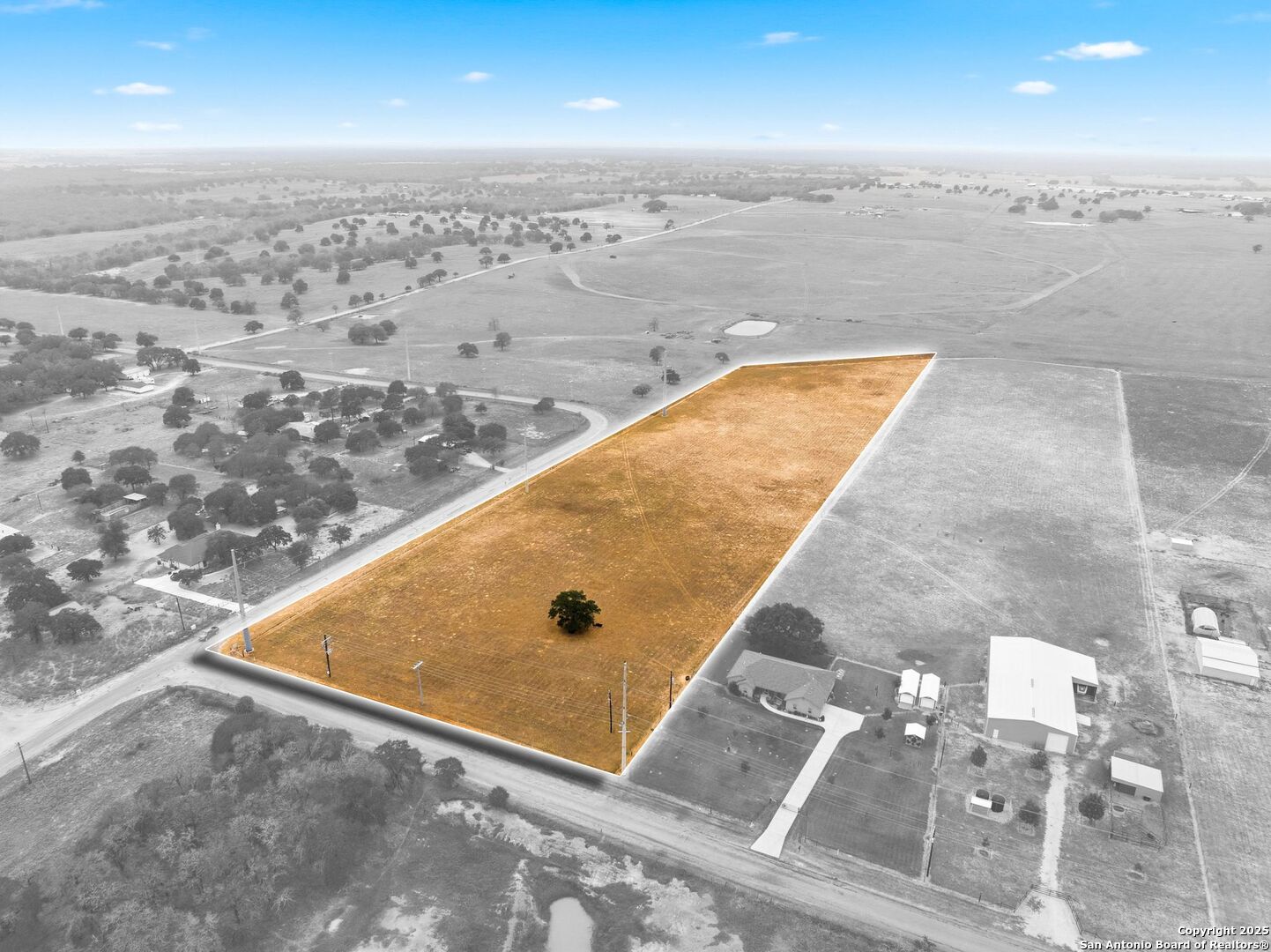 101 County Road 319, La Vernia, TX 78121 — photo 1