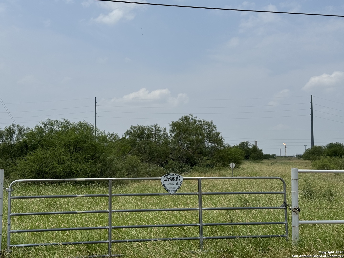 2550 Interstate 35, Cotulla, TX 78014 — photo 1