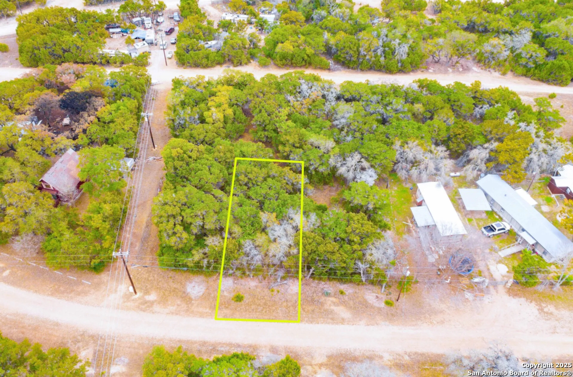 69 Wagon Wheel, Bandera, TX 78003 — photo 1