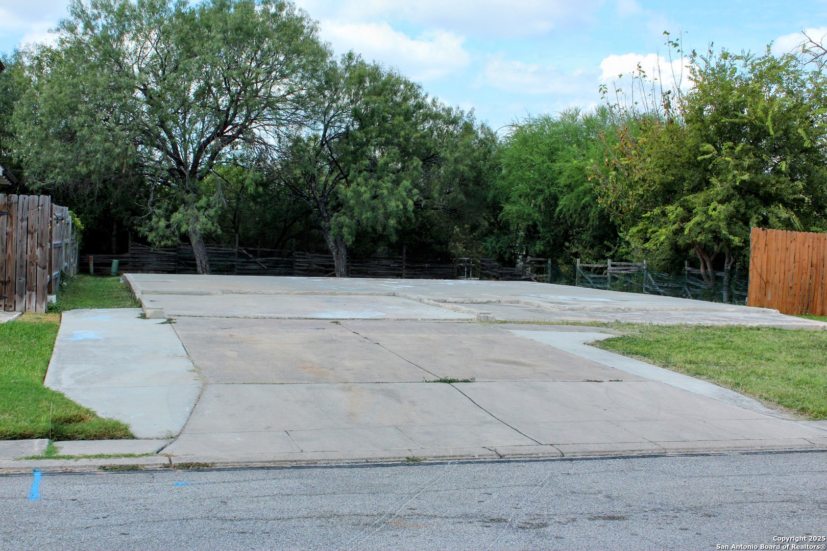 7142 Shady Elms, San Antonio, TX 78240 — photo 1