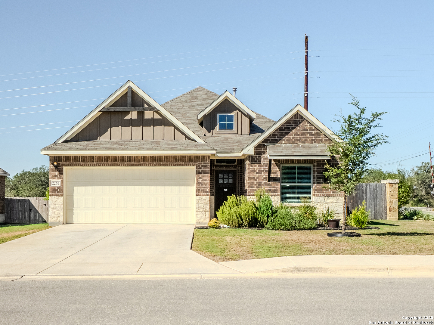 2267 Meadow Way, New Braunfels, TX 78132 — photo 1