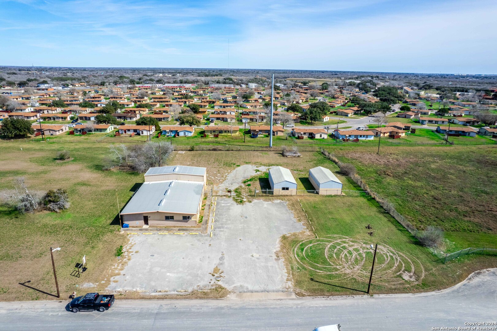 000 Industrial Boulevard, Beeville, TX 78102 — photo 1