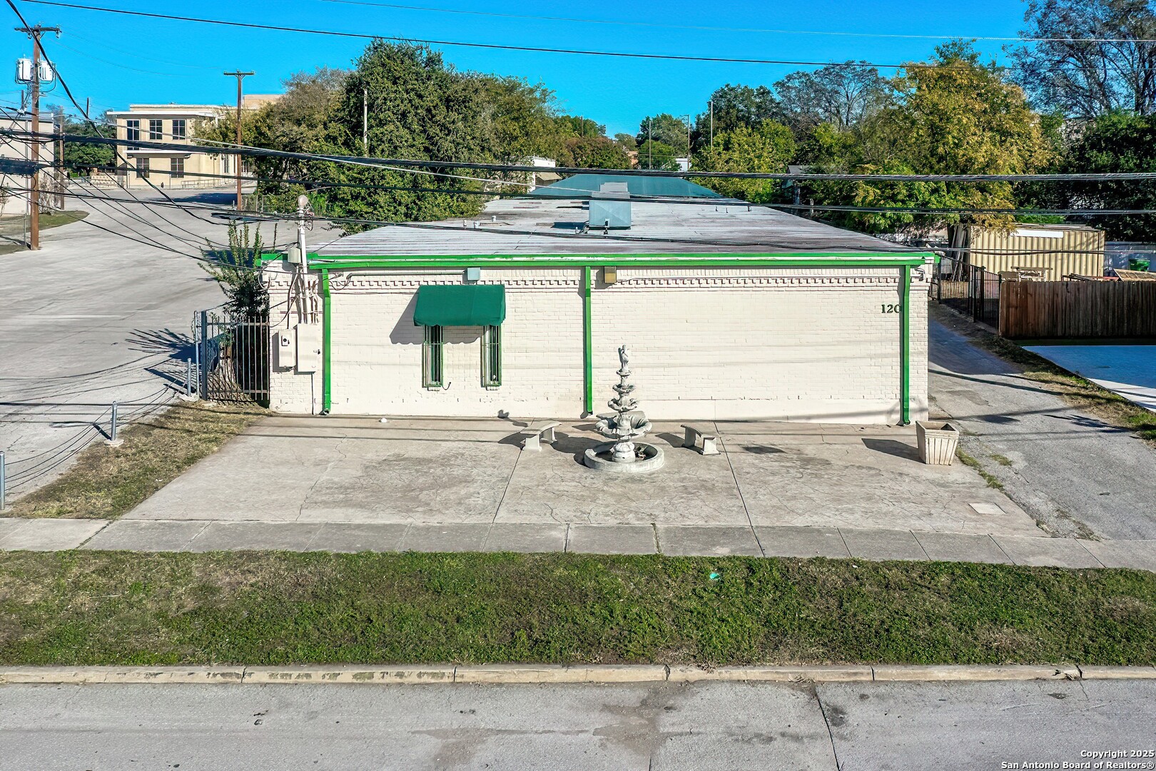 120 mesquite, San Antonio, TX 78202 — photo 1