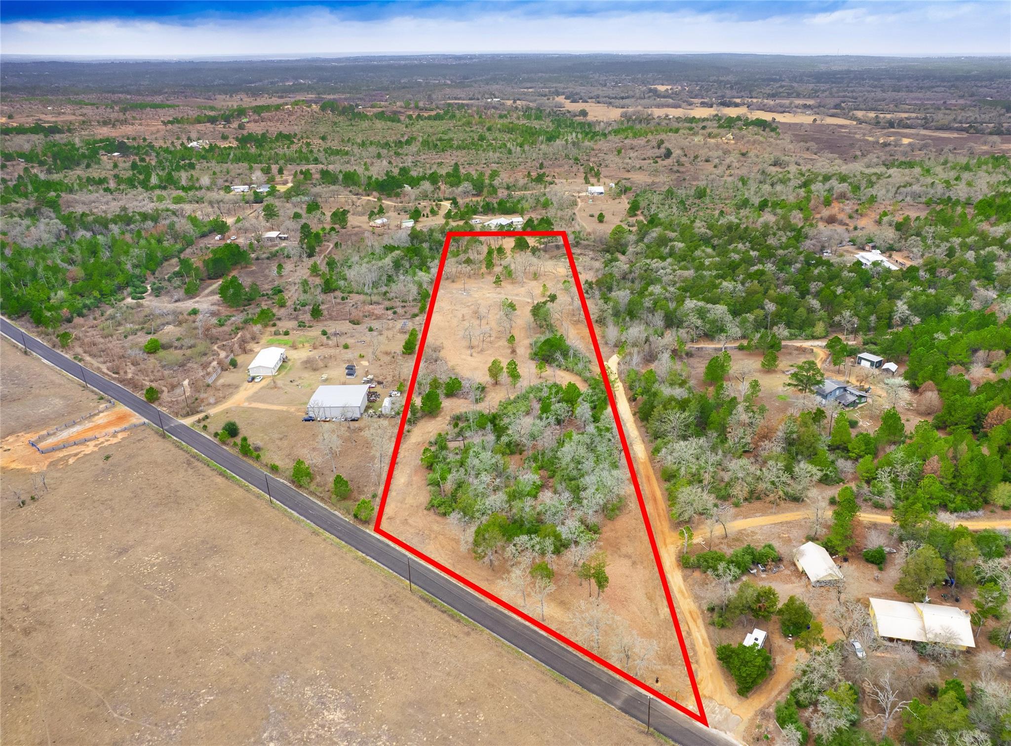 123  Abbey Ln, Smithville, TX 78957 — photo 1
