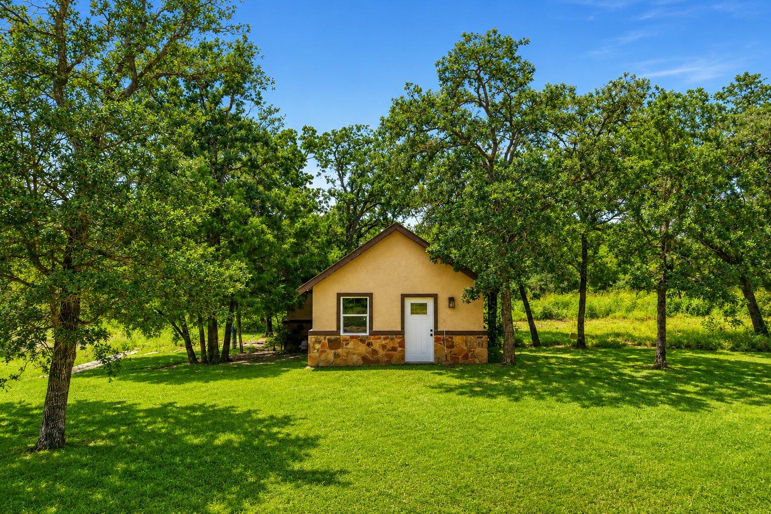 499  Bridgestone Ct, Lockhart, TX 78644 — photo 1