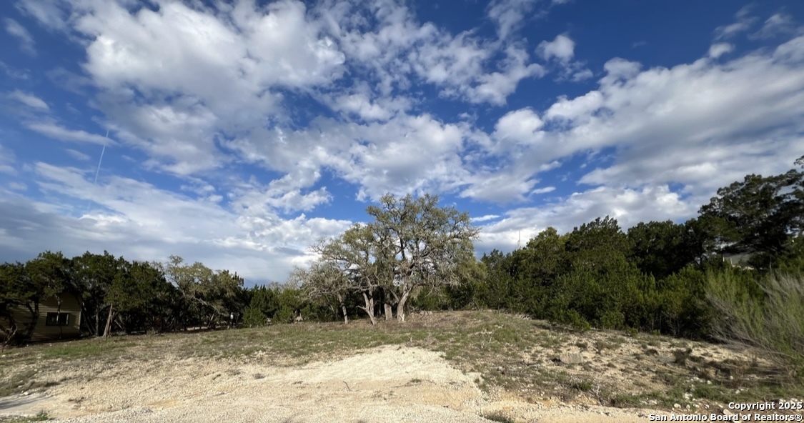198 Sitting Bull Trl, Canyon Lake, TX 78133 — photo 1