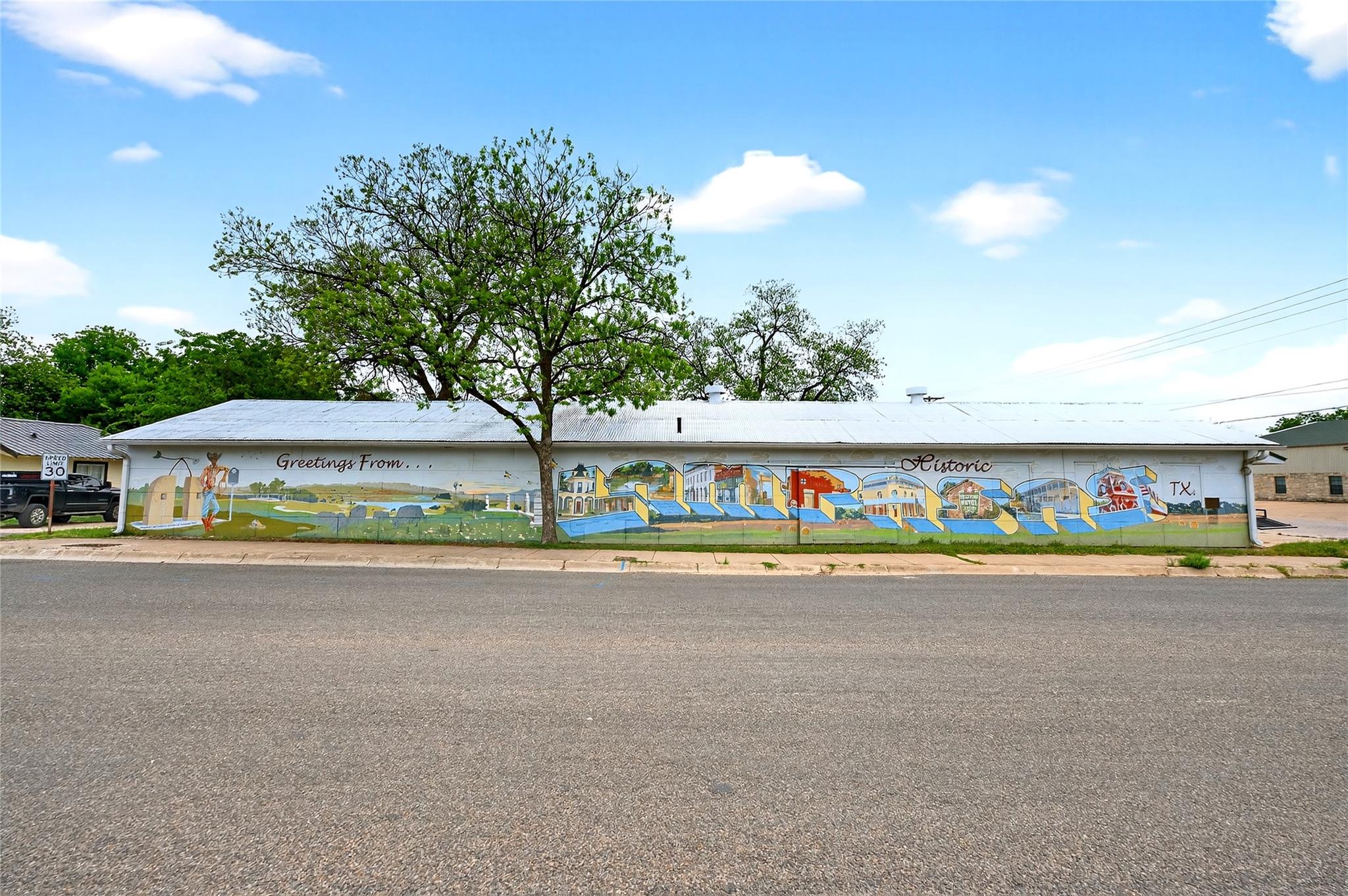 401 E 6th St, Lampasas, TX 76550 — photo 1