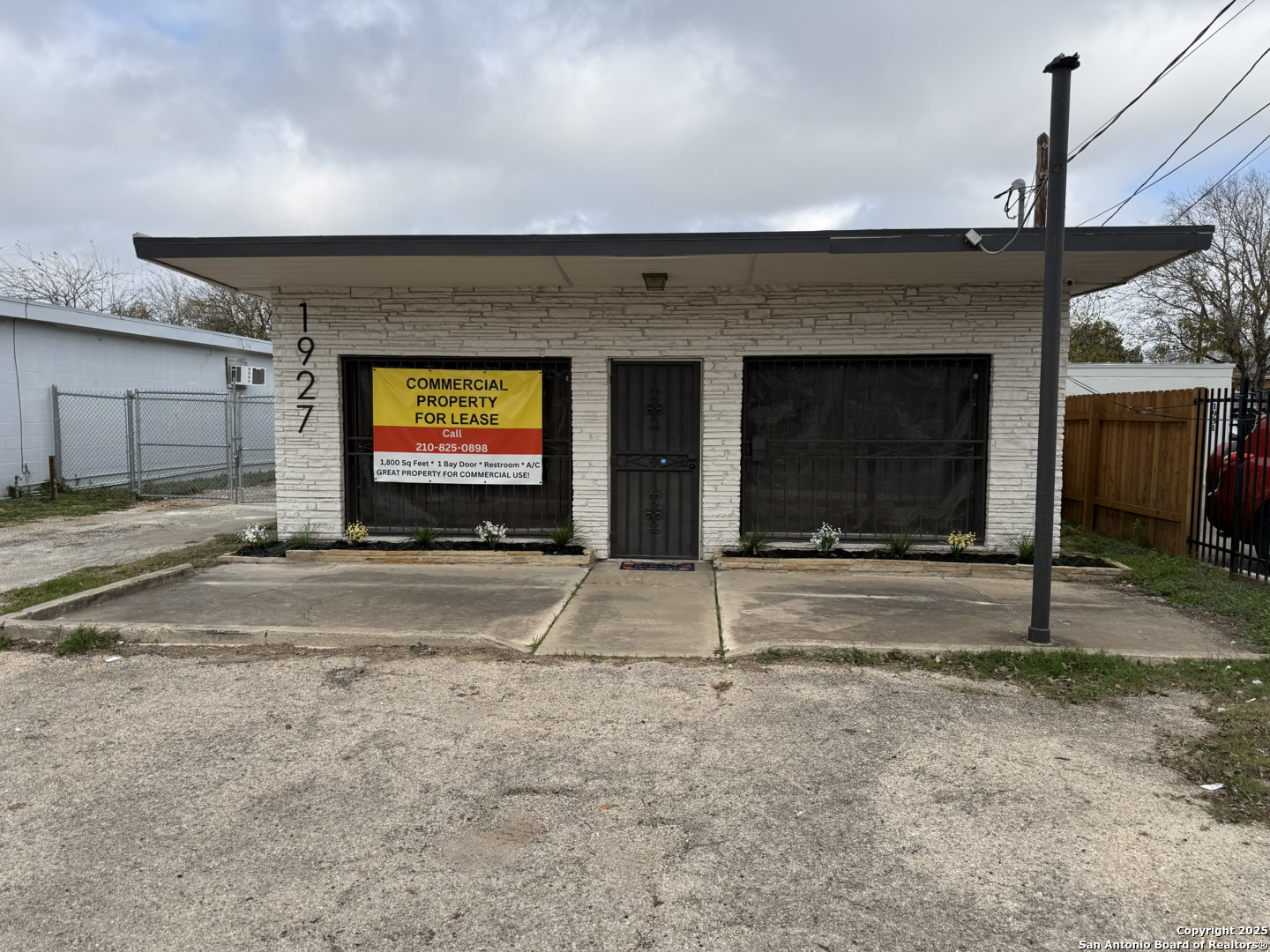 1927 Rigsby, San Antonio, TX 78210 — photo 1