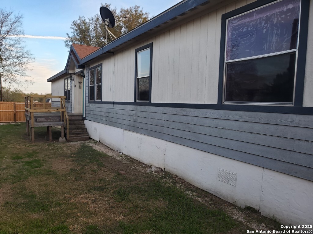 754 Kayroe Rd, Adkins, TX 78101 — photo 1