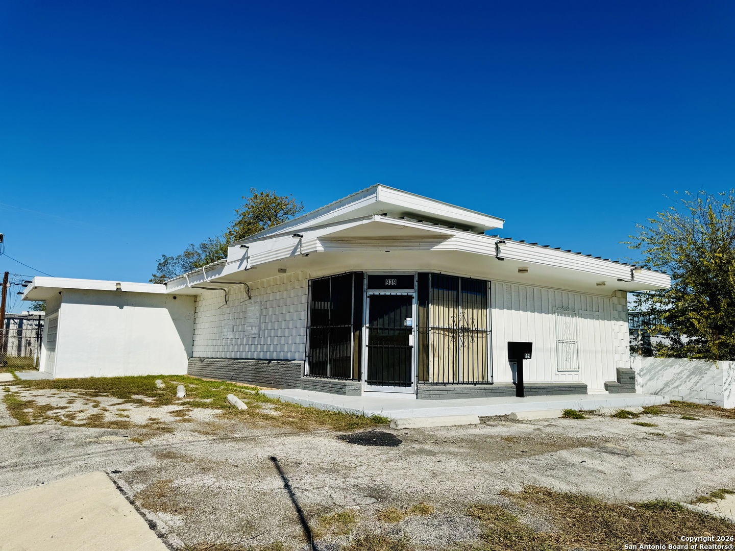 939 W Hildebrand, San Antonio, TX 78201 — photo 1