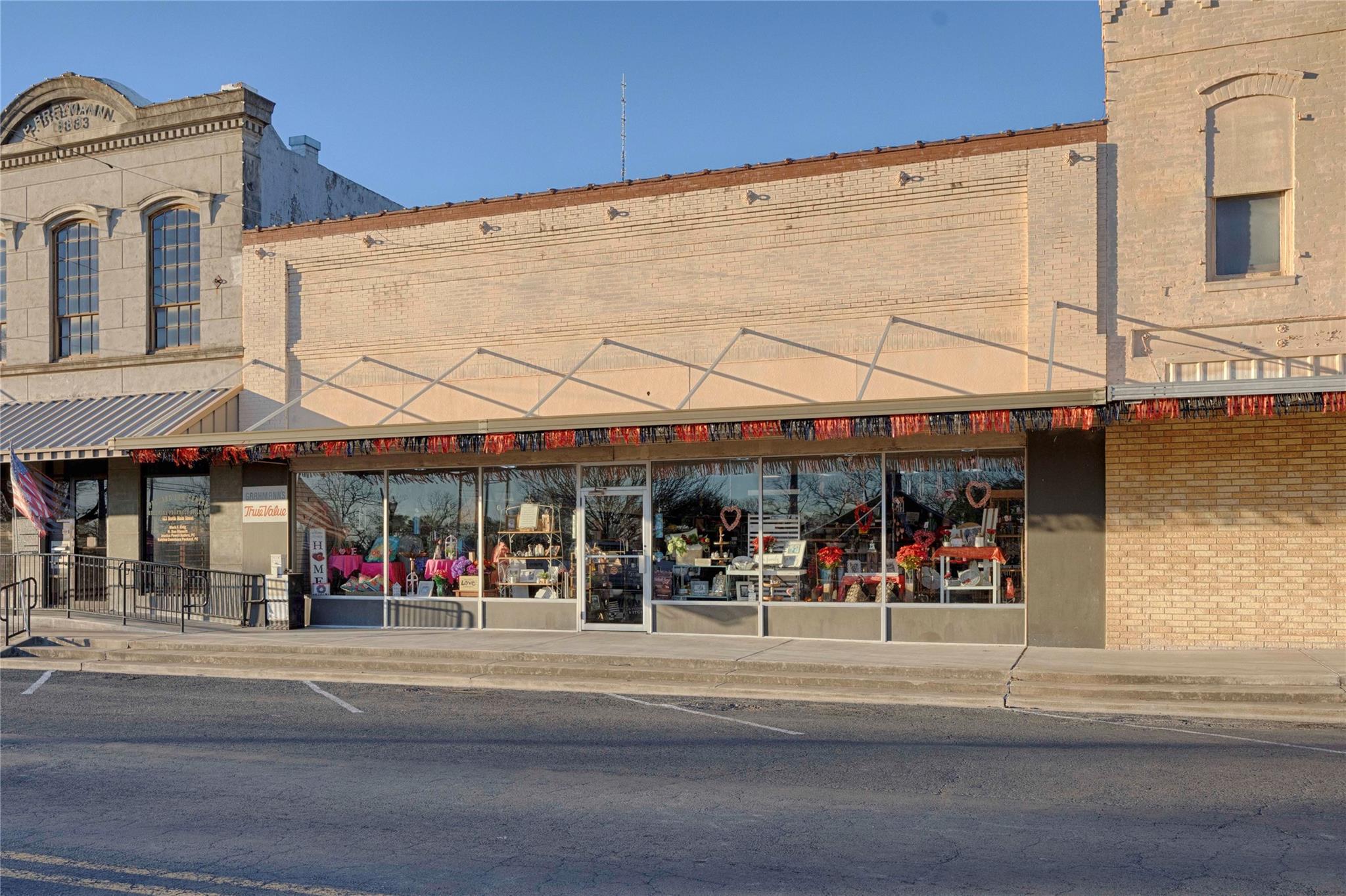 520 N Main St