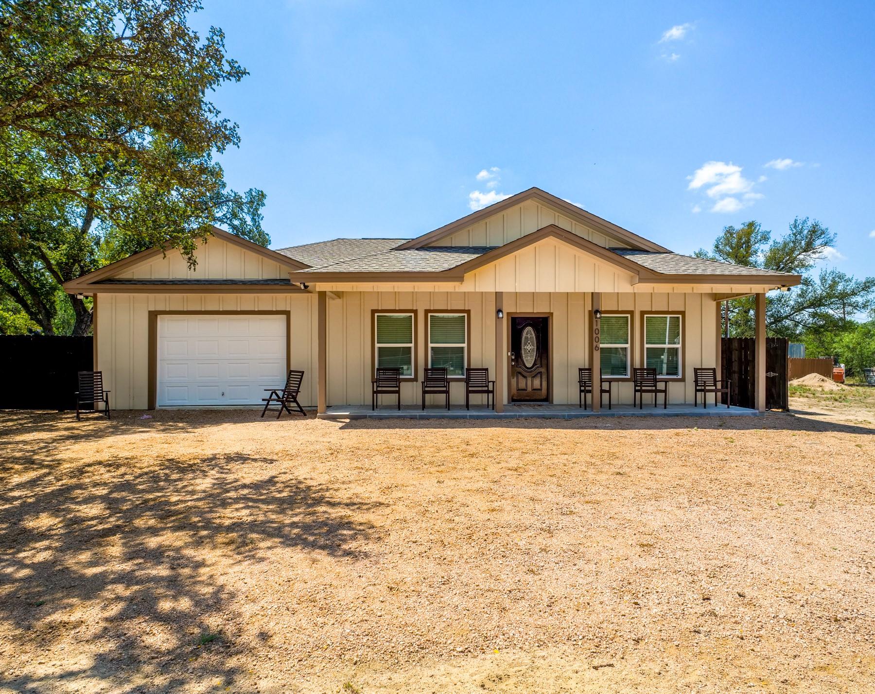 1006 Garfield Dr, Granite Shoals, TX 78654 — photo 1