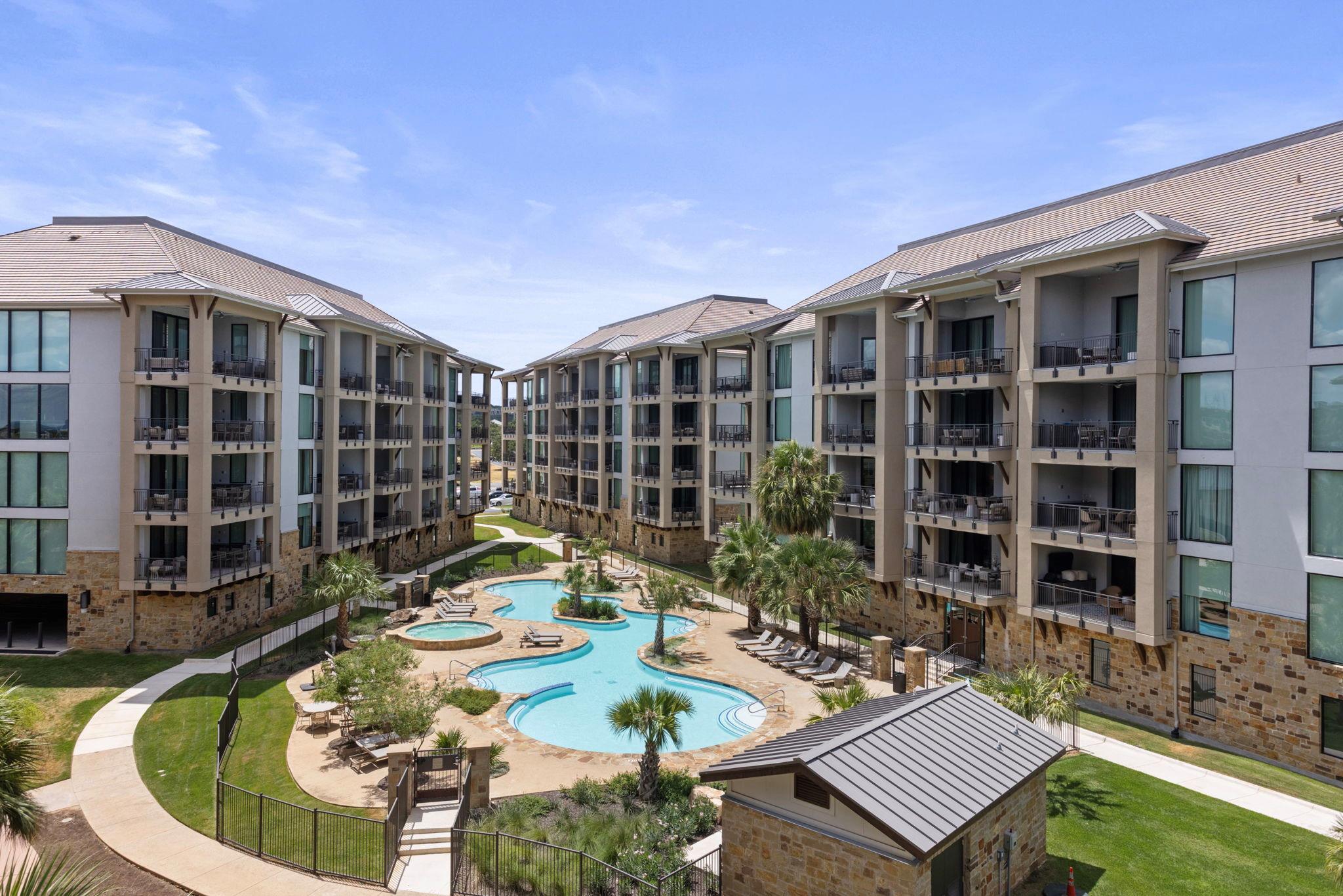 98 Island Dr #31, Horseshoe Bay, TX 78657 — photo 1