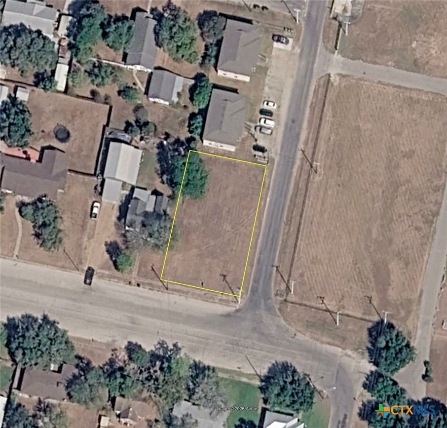 610 E Ruess Boulevard, Cuero, TX 77954 — photo 1