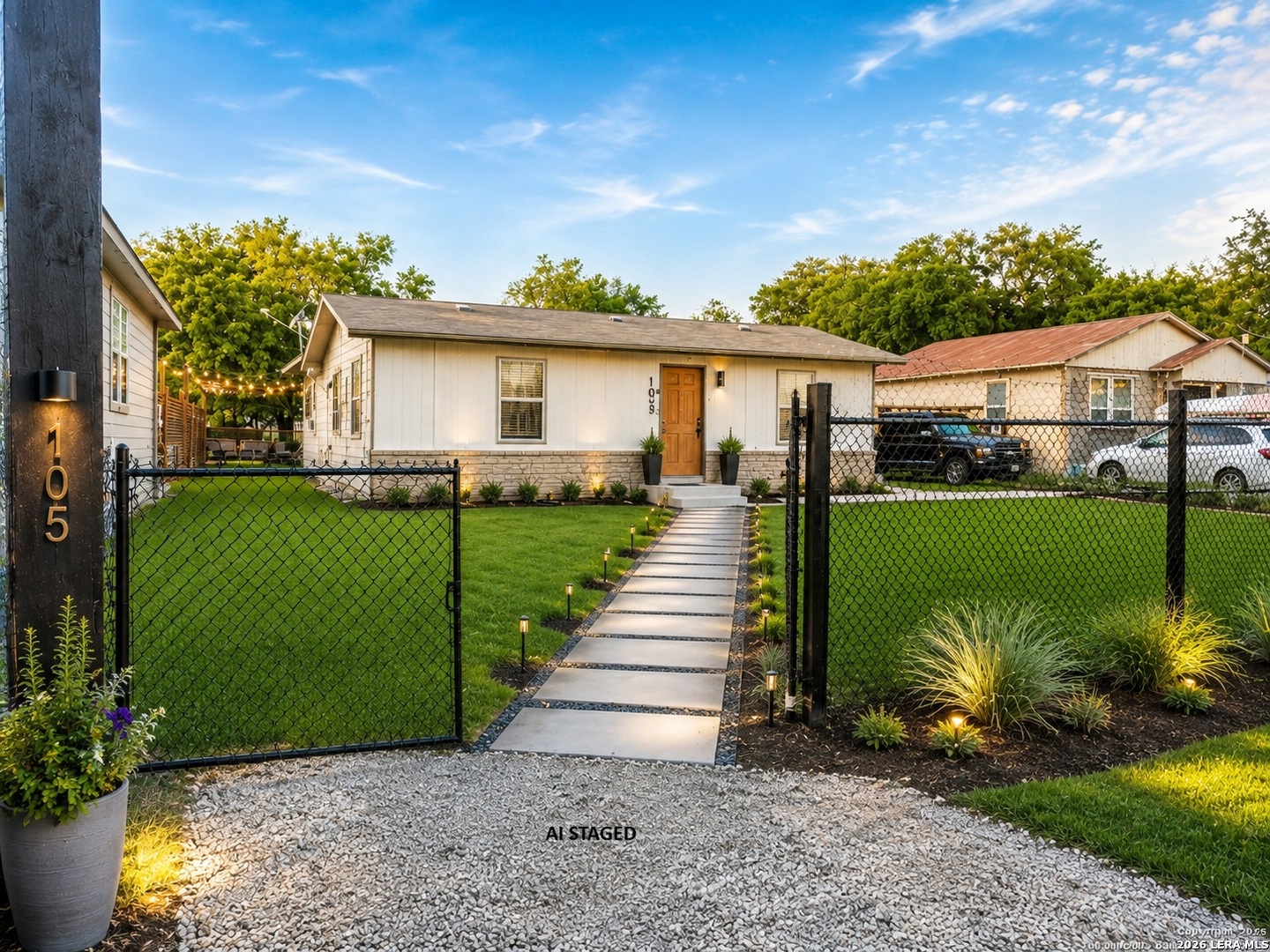 907 Hough, Adkins, TX 78101 — photo 1