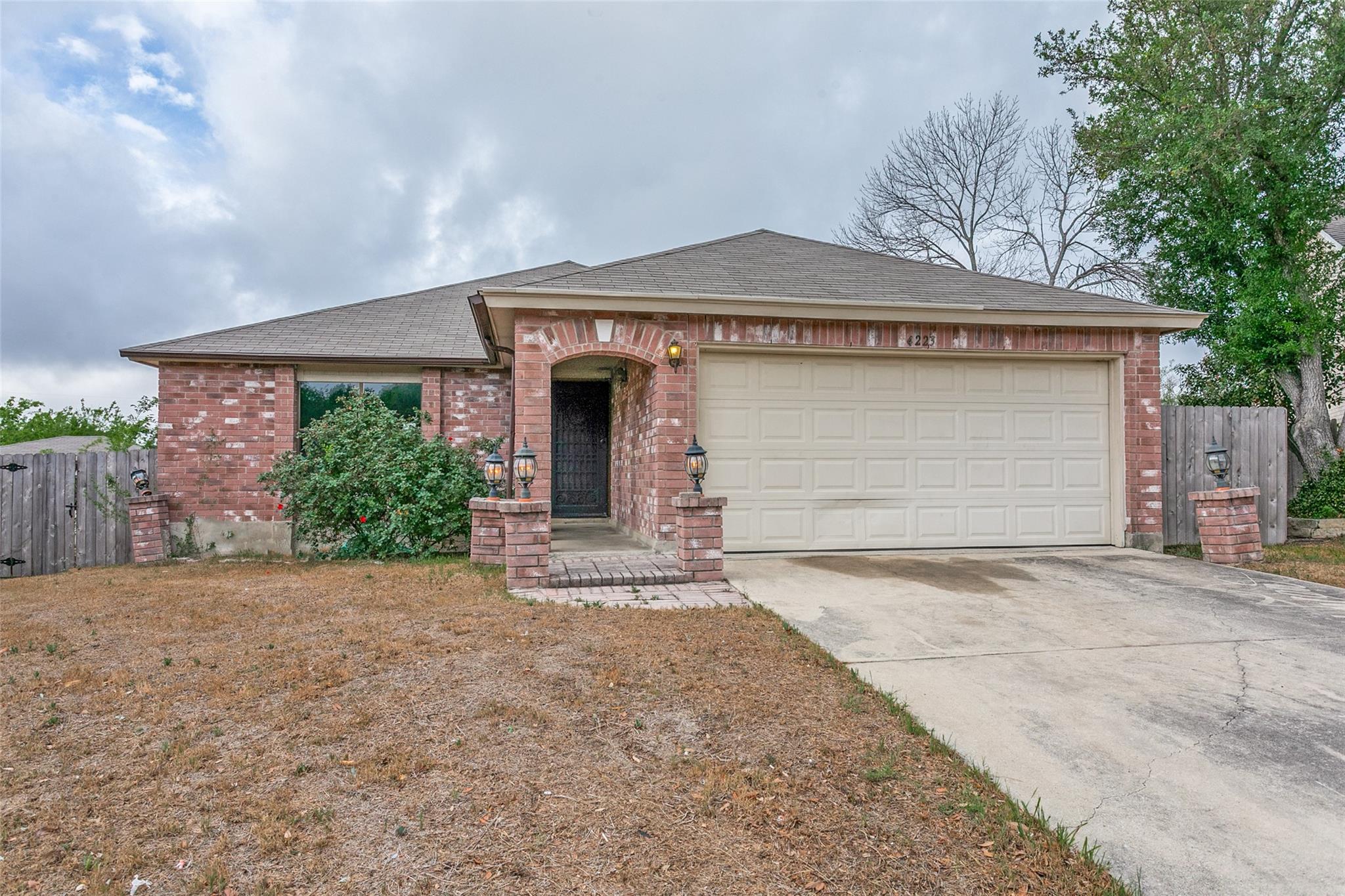 4223 Lakebend West Dr, San Antonio, TX 78244 — photo 1