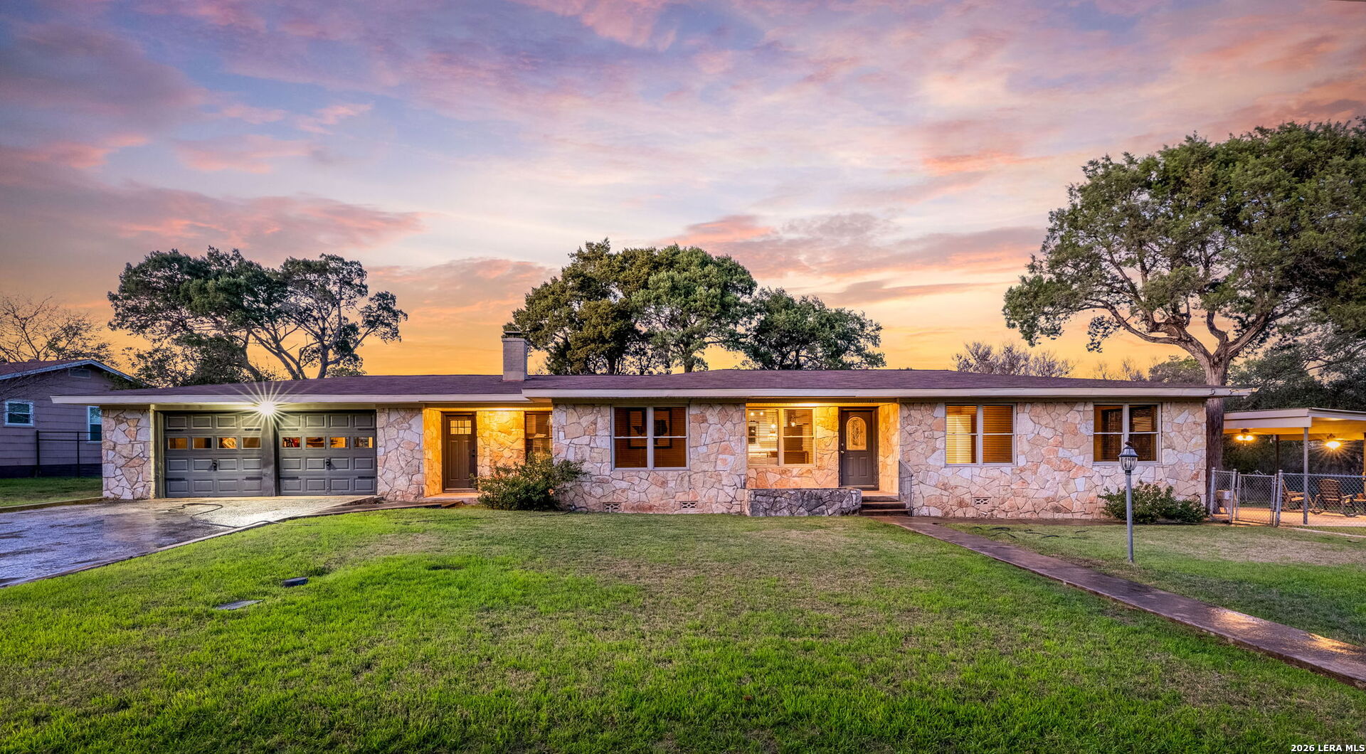 162 New York Ave, New Braunfels, TX 78130 — photo 1