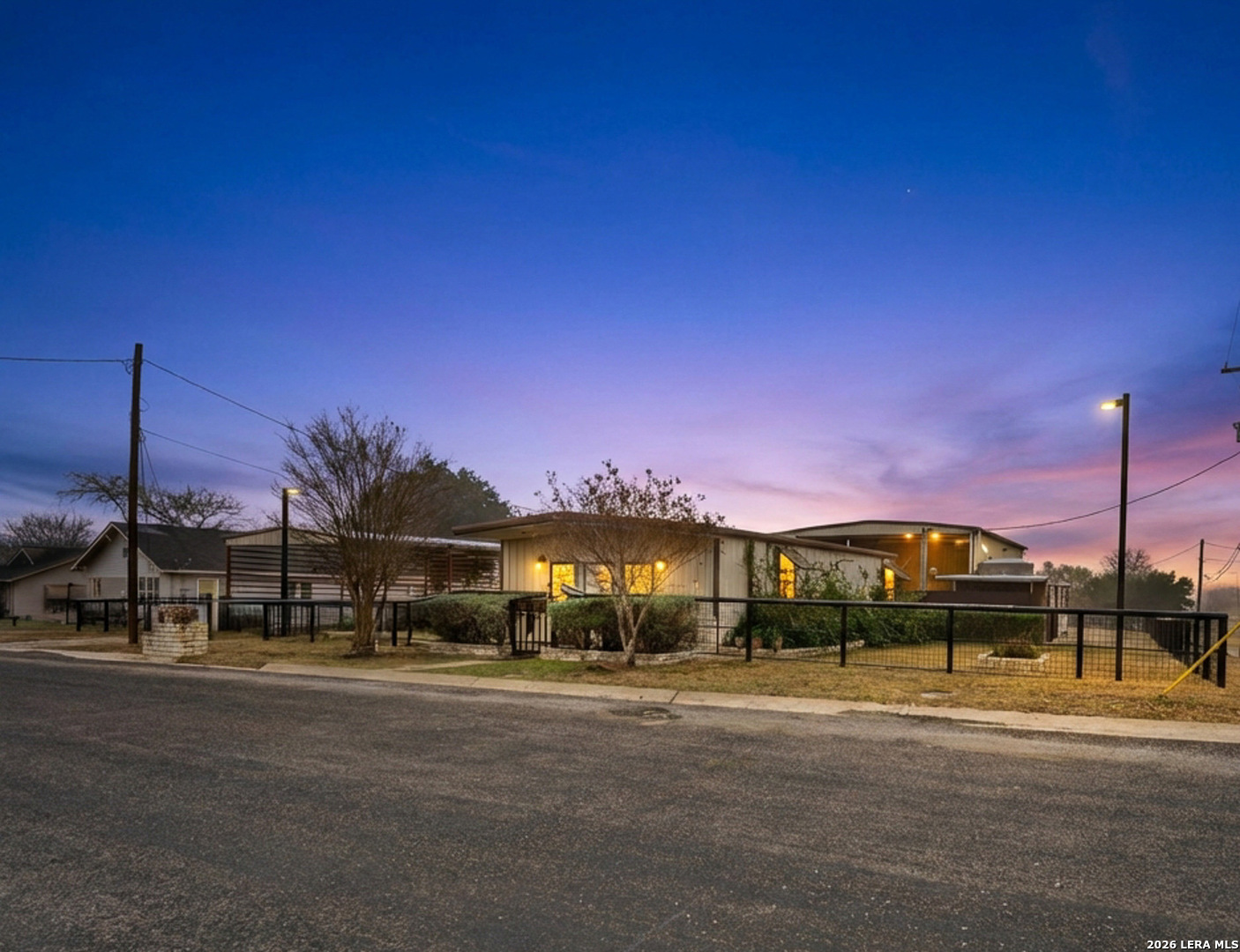 106 South Line, Karnes City, TX 78118 — photo 1