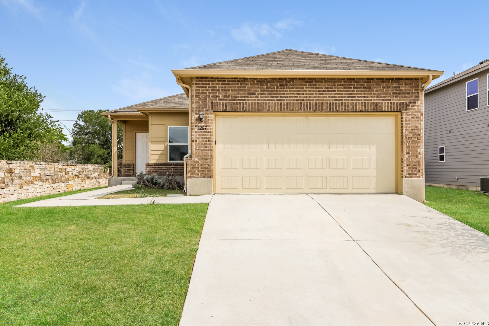 3207 Pedernales, San Antonio, TX 78223 — photo 1