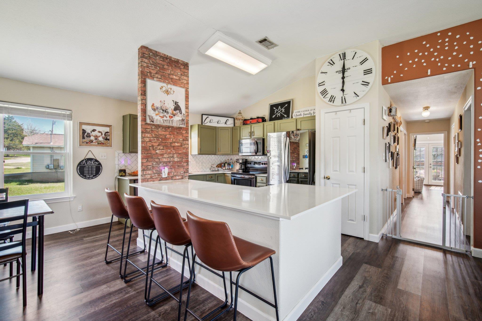 107  Hawea Ln, Bastrop, TX 78602 — photo 1