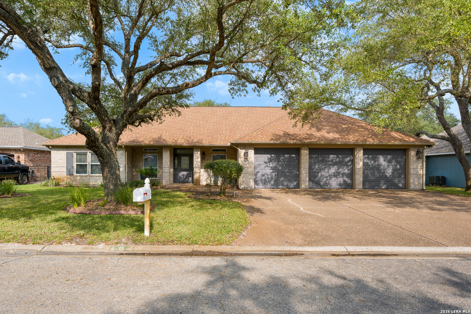 104 Peachtree, Rockport, TX 78382 — photo 1