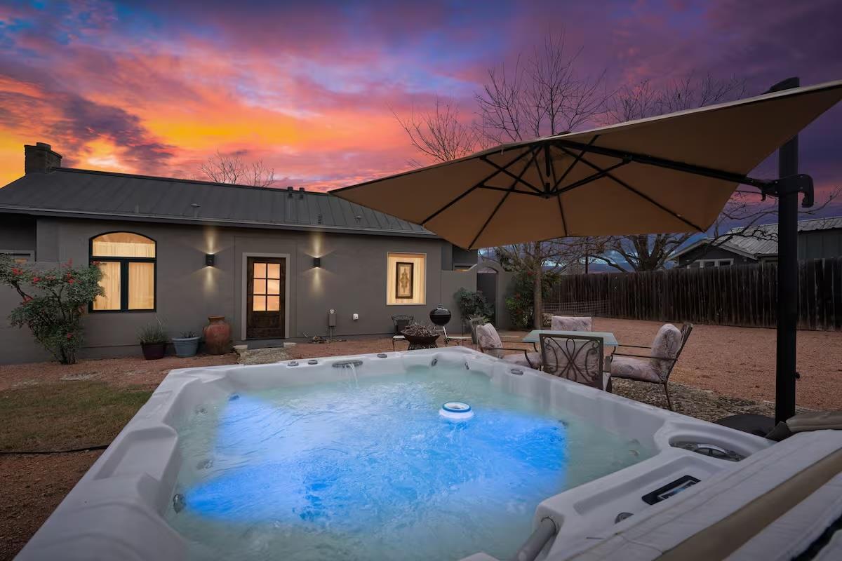 406 Cross Mountain Dr, Fredericksburg, TX 78624 — photo 1