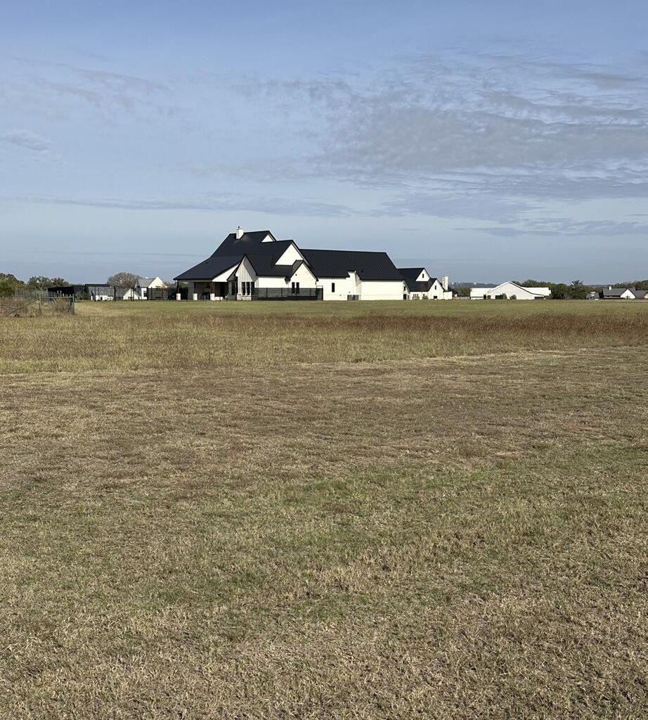 228  Interlaken St, Fredericksburg, TX 78624 — photo 1