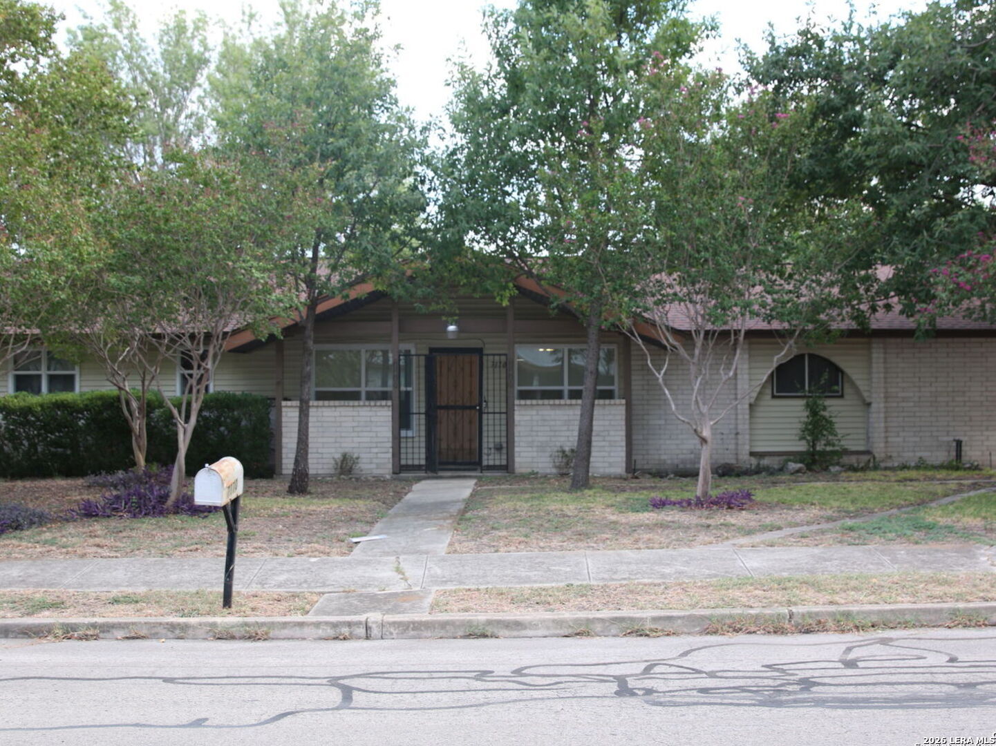7170 Rolling Hills, San Antonio, TX 78227 — photo 1