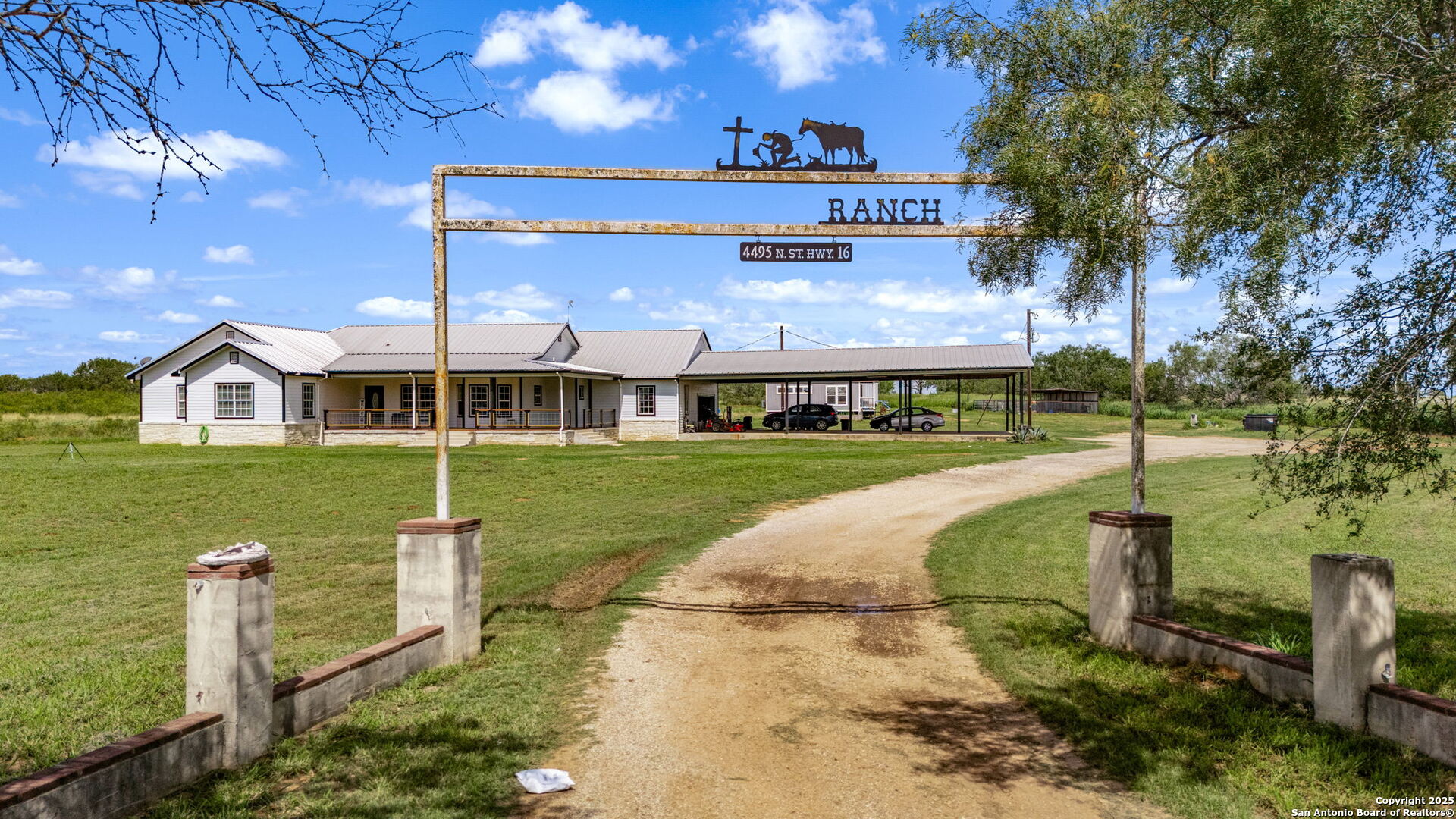 4495 N Sh 16, Jourdanton, TX 78026 — photo 1