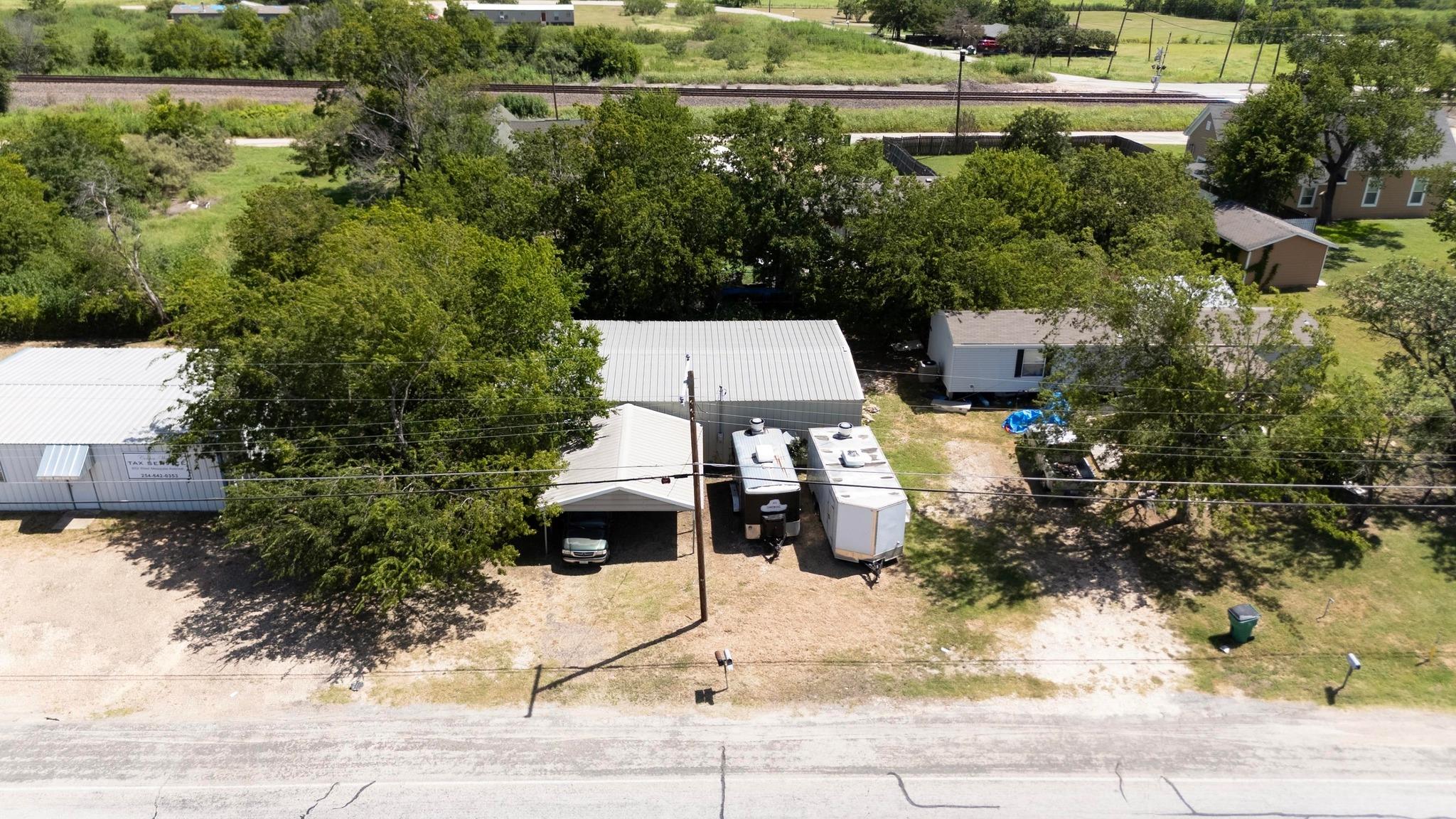 508 W Mesquite Ave, Rogers, TX 76569 — photo 1