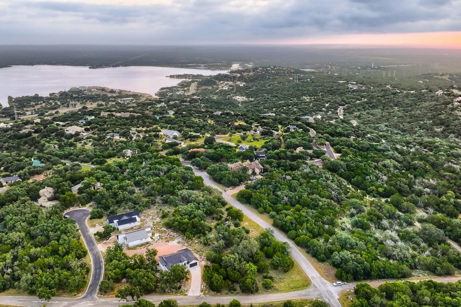 900 Cheyenne St, Horseshoe Bay, TX 78657 — photo 1