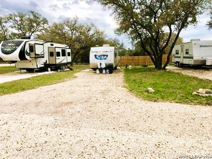 605 Lakeshore Ln, Bandera, TX 78003 — photo 1