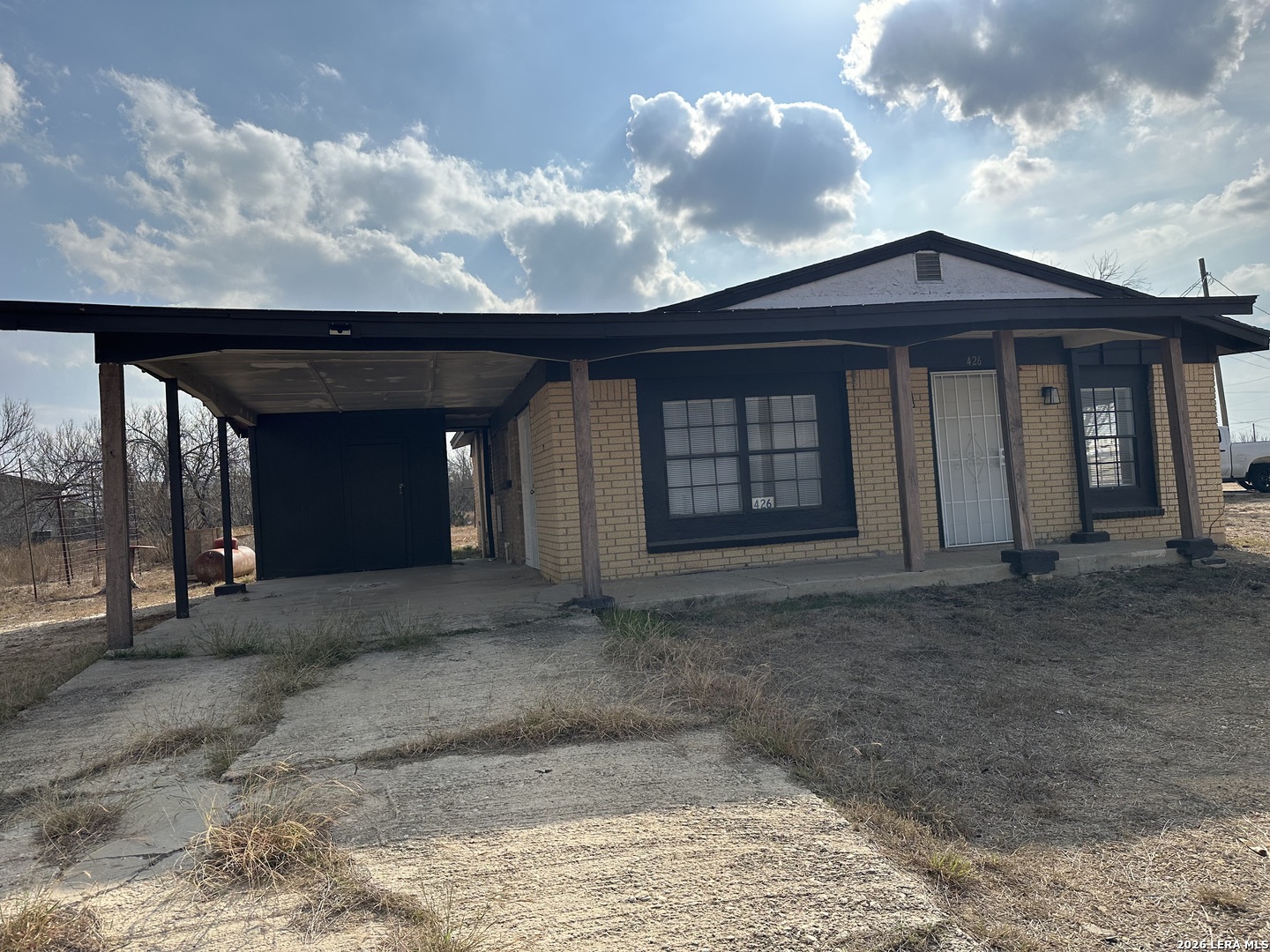 426 Carrizo Hill, Carrizo Springs, TX 78834 — photo 1