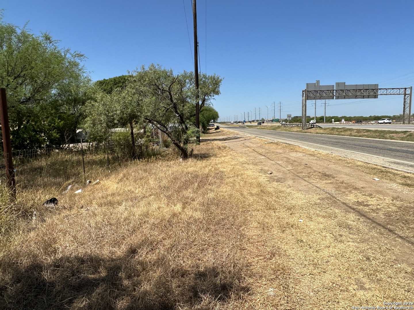 CHAVANEAUX RD, San Antonio, TX 78221 — photo 1